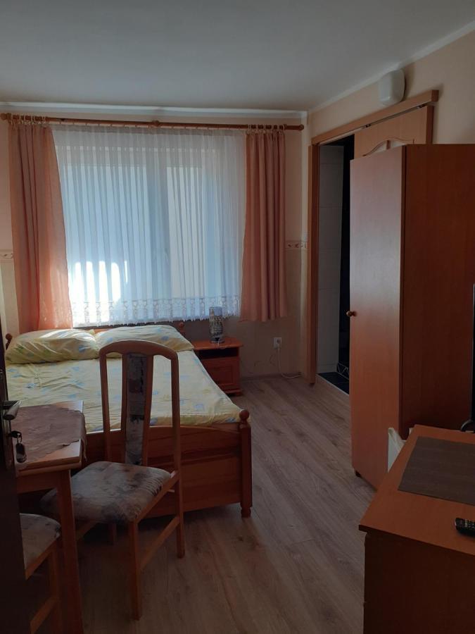 Pokoje Goscinne Asia Łeba Exterior foto