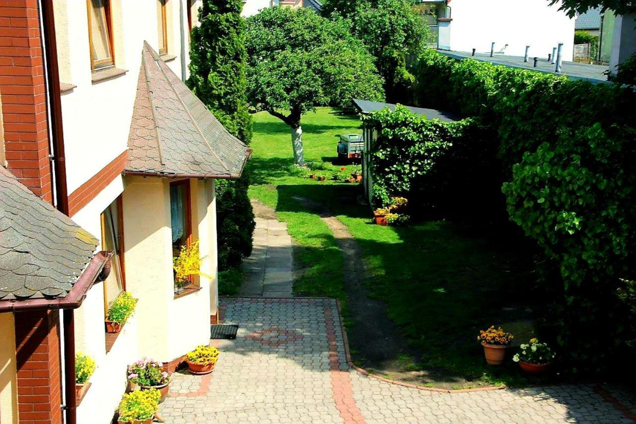 Pokoje Goscinne Asia Łeba Exterior foto