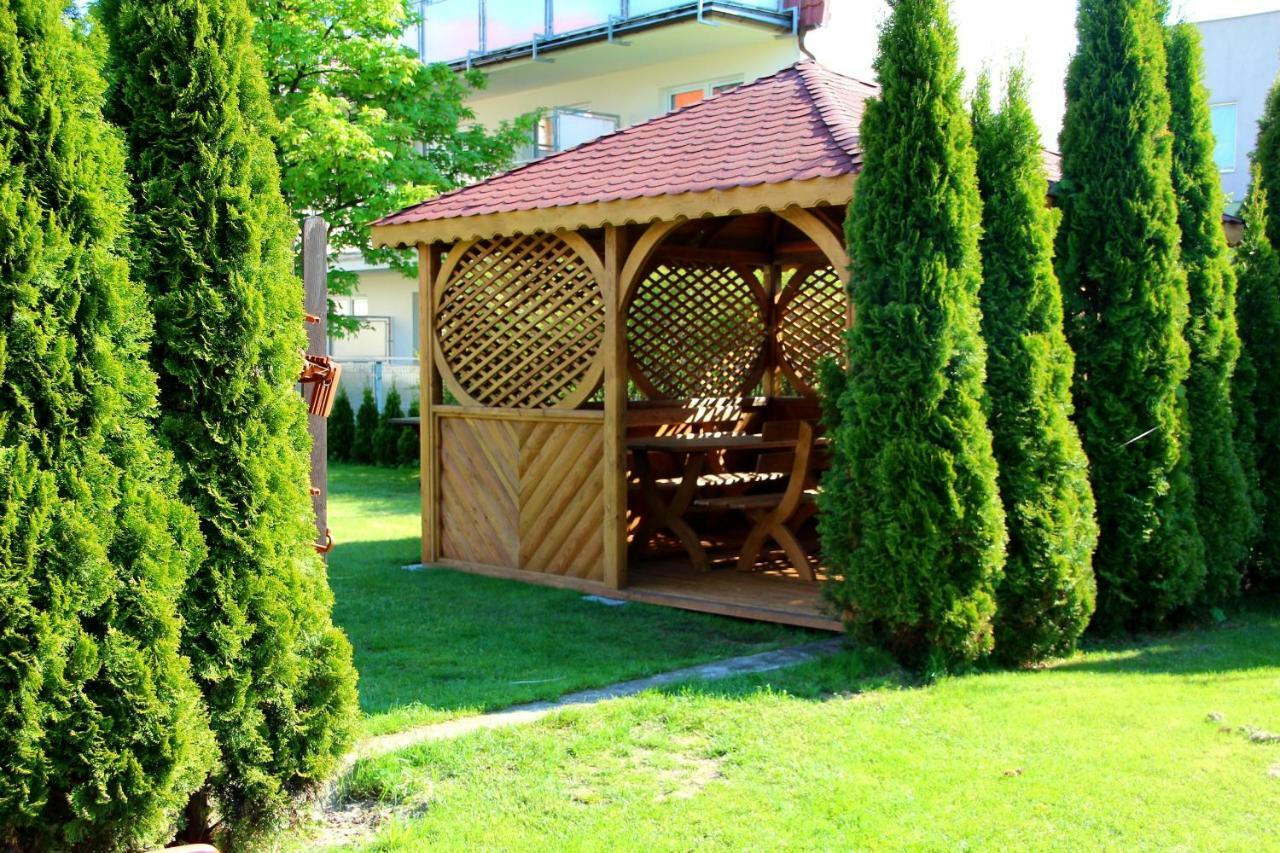 Pokoje Goscinne Asia Łeba Exterior foto